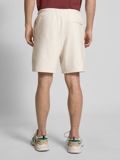 Calvin Klein Jeans Regular Fit Sweatshorts mit Logo-Stitching Modell 'Terry' Offwhite 5