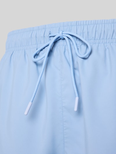 Productfoto, Badeshorts mit Logo-Stitching van Lacoste in effen kleuren, elastische boord, tunnelkoord, sneldrogend, zij-steekzakken