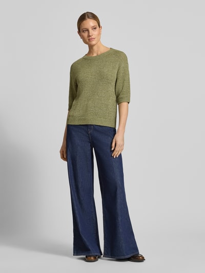 Vrouwenmodel draagt Relaxed Fit gebreide pullover uit katoenmix van s.Oliver BLACK LABEL, look: effen, 3/4-mouw, ronde hals, knitwear, Ganzkörperansicht von vorne