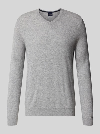 Produktfoto, Strickpullover aus Kaschmir mit V-Ausschnitt von Christian Berg Men, grau, Regular Fit, feine Textur, klare Linien, Vorderansicht