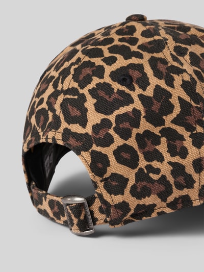 Produktfoto, Base Cap mit Allover-Animal-Print Modell '9FORTY' von New Era aus bawełna, zwierzęcy nadruk na całej powierzchni, wyhaftowany motyw