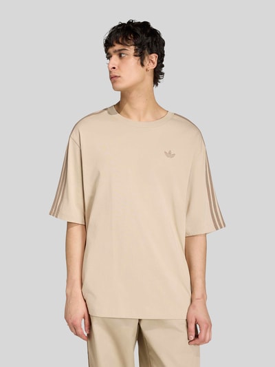 adidas Originals Loose Fit T-Shirt aus reiner Baumwolle mit Logo-Stitching Sand 3