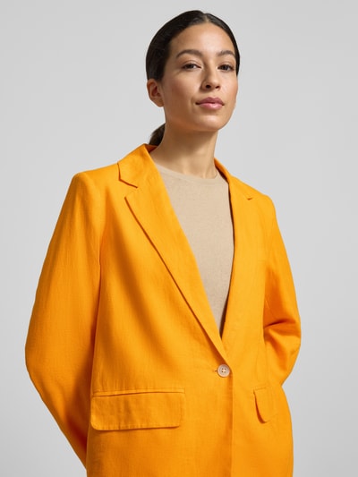 Vrouwenmodel draagt Leinenblazer met Reverskraag van TOM TAILOR Denim, linnenmix met viscose, effen design, knoopsluiting, klepzakken, borstzak, recht model, oranje kleur, Nahaufnahme Oberkörper.
