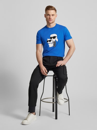 Karl Lagerfeld T-shirt z nadrukiem z motywem i logo Królewski niebieski 1