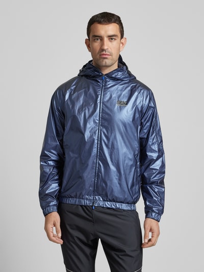 EA7 Emporio Armani Jacke mit Label-Print Metallic Blue 4