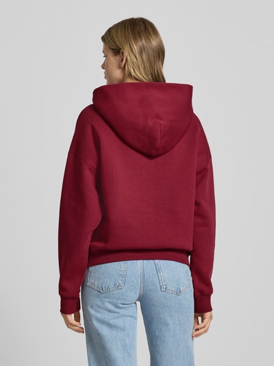 Review Bluza z kapturem o kroju oversized z wyhaftowanym motywem Bordowy 5