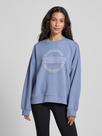 Stronger Relaxed Fit Sweatshirt mit überschnittenen Schultern Bleu 4