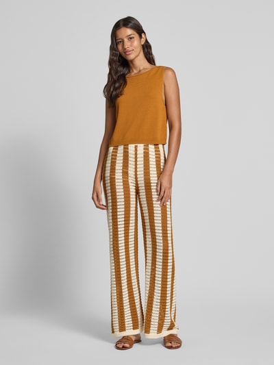 INFLUENCER'S CHOICE BY P&C* Top z dzianiny z dekoltem w łódkę Camel 1