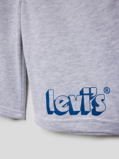 Levi’s® Kids Szorty z dzianiny dresowej z nadrukiem z logo Średnioszary melanż 2