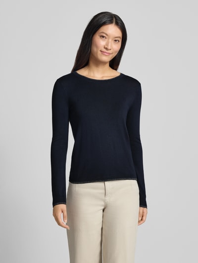 Frauenmodel trägt Pullover aus Viskose-Mix Modell 'Maglia Chiusa' von Liu Jo White in Schwarz, Rundhalsausschnitt, körpernahe Passform, Ganzkörperansicht von vorne.