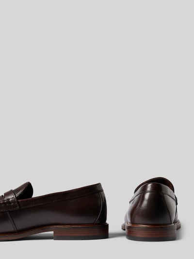 Produktfoto, Loafers met reliëflogo Model 'Cranhill' van Clarks, afgeronde punt, structuurzool, herenhak, maat 44 hakhoogte 3 cm, schachthoogte 7 cm, schachtbreedte 12 cm