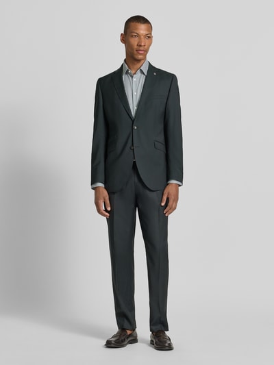 Männermodel trägt dunkelgrünes Slim fit 2-knoops colbert model 'Camden' van CG - Club of Gents van zuivere scheerwol, klepzakken, reverskraag, ruglengte 76 cm, schouderbreedte 50 cm, mouwlengte 68 cm, heren, ganzkörperaanzicht van voren.