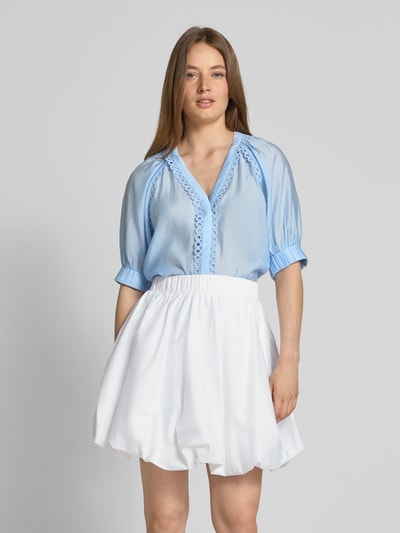 Copenhagen Muse Regular fit blouse met V-hals en gehaakt kant Lichtblauw - 4