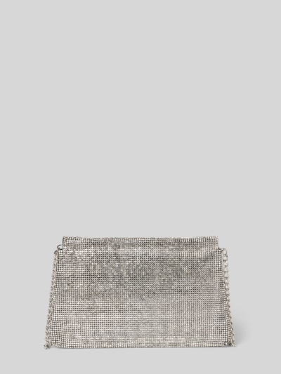 Produktfoto, silberfarbene Clutch mit Allover-Strasssteinbesatz Modell 'Klunker' von Jake*s Cocktail, Ketten-Optik, Magnetverschluss, klare Kanten, glitzernde Oberfläche, Maße 17x12x2 cm, Länge Schulterriemen 108 cm.