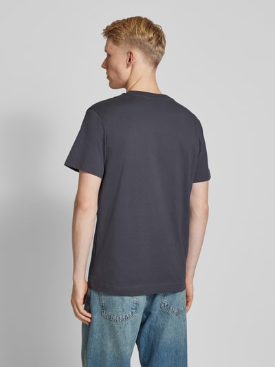 Calvin Klein Jeans Regular Fit T-Shirt mit Label-Patch Dunkelblau 5