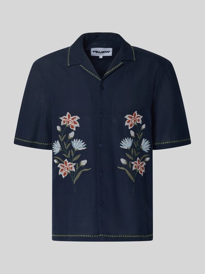 Produktfoto, Relaxed Fit Freizeithemd mit Motiv-Stitching von REVIEW aus dunklem Baumwoll-Mix mit Reverskragen, Knopfleiste und floralen Details