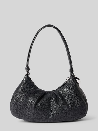 Produktfoto, schwarze Henkeltasche mit Label-Prägung Modell 'ENGRAVED HW SMALL BAG' von CK Calvin Klein, strukturierte Oberfläche