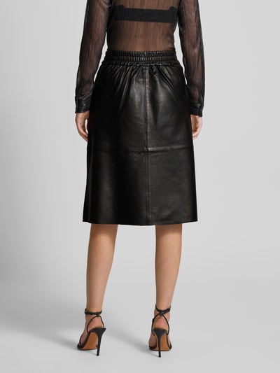 Bash Knielange rok in leerlook, model 'MONA' Zwart - 5