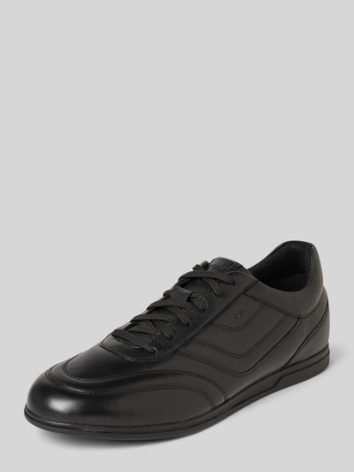 Produktfoto, Sneaker aus echtem Leder Modell 'Renan' von Geox in Schwarz, abgerundete Passform, Logo-Prägung, profilierte Sohle, 2 cm Absatzhöhe, 9 cm Schafthöhe, 7 cm Schaftweite