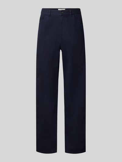 Produktfoto, Anzughose mit Bügelfalten Modell 'Como Solid Slack Pants' von Les Deux aus reiner Baumwolle in Dunkelblau, Regular Fit, klare Linien und glatte Oberfläche, Gesäßtaschen, Bundweite 43 cm, Innenbeinlänge 77 cm