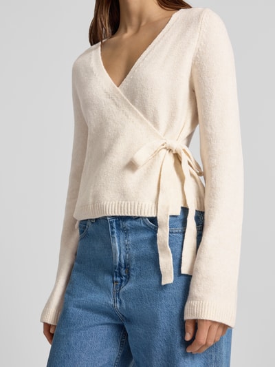 REVIEW Strick-Cardigan in Wickeloptik Offwhite Melange 3