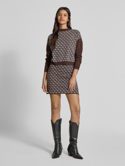 Guess Korte gebreide pullover met ronde hals Chocoladebruin - 1