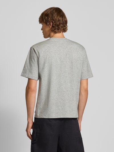 REVIEW T-shirt z wyhaftowanym logo Jasnoszary melanż 5