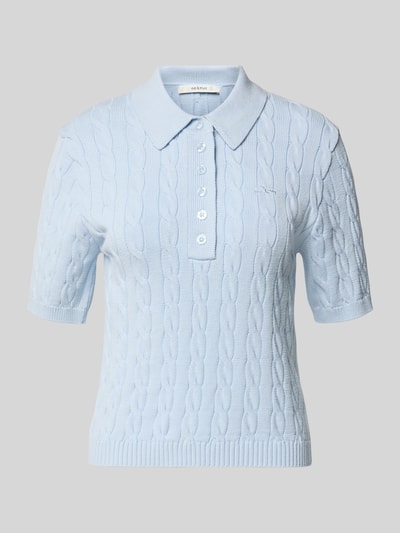Produktfoto, Slim Fit Poloshirt aus Viskose-Mix Modell 'Thilla' von Gestuz in Hellblau mit Strick-Optik, Polokragen und Halbarm