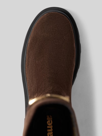 Produktfoto, Stiefel aus Leder mit Label-Applikation Modell 'KIMMEL' von Blauer USA in Braun mit abgerundeter Spitze, Nahaufnahme Obermaterial, Kontext: Damen Stiefel aus echtem Leder, Reißverschluss, Absatzhöhe 4 cm, Schafthöhe 37 cm, Schaftweite 19 cm