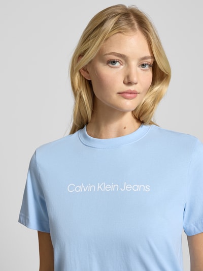 Calvin Klein Jeans T-Shirt mit Label-Print Hellblau 3