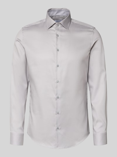 Produktfoto, Slim Fit Business Hemd aus Baumwolle mit Kentkragen von SEIDENSTICKER, silbergrau, Knopfleiste, glatte Textur, Herren Business-Hemd. Rückenlänge bei Größe 40: 78 cm, Schulterbreite: 45 cm, Ärmellänge: 64 cm.