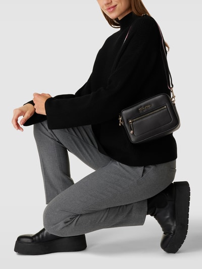 Tommy Hilfiger Umhängetasche mit Label-Applikation Schwarz 1