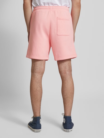 Tommy Jeans Szorty z dzianiny dresowej o kroju regular fit z naszywką z logo model ‘BEACH’ Różowawy 5