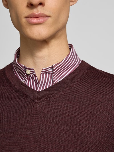 Christian Berg Men Gebreide pullover van een mix van merinowol met V-hals Donkerrood gemêleerd - 3