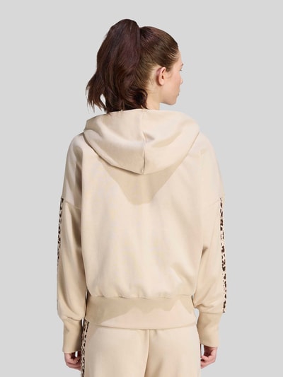 adidas Sportswear Relaxed Fit Sweatjacke aus Baumwoll-Mix mit Logo-Stitching Sand 4