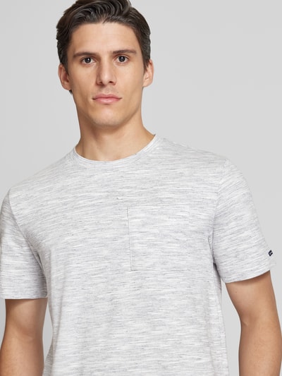 Tom Tailor T-shirt o kroju regular fit z mieszanki bawełny Jasnoszary 3