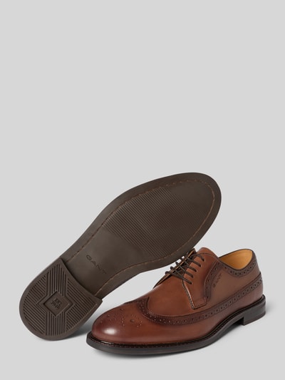 Produktfoto, Derby aus Leder mit Schnürung Modell 'Bidford' von Gant in Braun mit Loch-Muster, Label-Detail, Abgerundete-Spitze, Echtleder, Absatzhöhe 2 cm, Schafthöhe 7 cm, Schaftweite 11 cm.