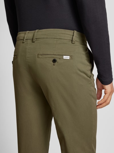 Lindbergh Slim fit chino met achterzakken Olijfgroen - 3