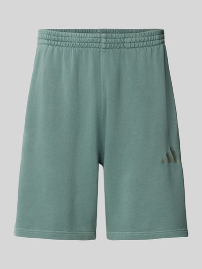 adidas Sportswear Szorty o kroju relaxed fit z wyhaftowanym logo model ‘Aurivy’ Ciemnozielony 2