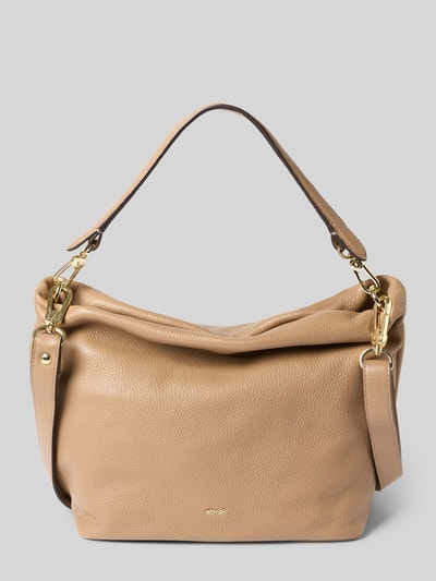 Produktfoto, beigefarbene Handtasche aus Leder mit Label-Detail Modell 'EBONY BIG' von Abro, goldfarbene Beschläge, grobe Lederstruktur