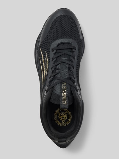 Produktfoto, Sneaker mit Schnürverschluss von PLEIN SPORT in Schwarz mit goldfarbenem Label-Detail, Material-Mix, strukturierte Sohle, abgerundete Spitze, Absatzhöhe 7 cm, Schafthöhe 7 cm, Schaftweite 7 cm.