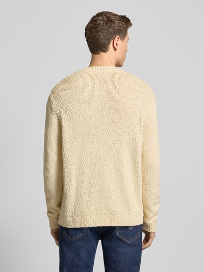 SELECTED HOMME Sweter z dzianiny o kroju regular fit z czystej bawełny ekologicznej model ‘ANGUS’ Złamany biały 5