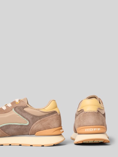 Produktfoto, Sneaker aus Leder-Mix mit Logo-Detail Modell 'City' von HOFF, beige und gelbe Töne, abgerundete Passform, neutrale Struktur