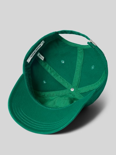 Produktfoto, Base Cap mit Logo-Stitching Modell 'Taxi' von Wood Wood aus Reiner Baumwolle in Grün mit sichtbarem Strapback, Herren Accessoire