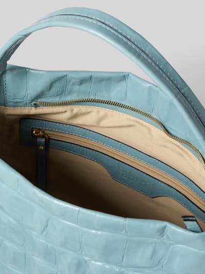 Produktfoto, Handtasche mit Logo-Applikation Modell 'Mia' von Abro in Hellblau mit Strukturmuster, Hauptfach mit Reißverschluss, Schulterriemen, Maße: Breite 35 cm, Länge 32 cm, Tiefe 9 cm, Länge Schulterriemen 106 cm