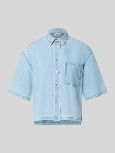 Produktfoto, Relaxed Fit Kurzarmbluse aus reiner Baumwolle von s.Oliver RED LABEL in hellem Blau mit sichtbarer Struktur und Knopfleiste.