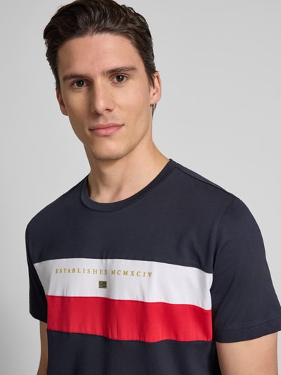 Christian Berg Men T-Shirt mit Label-Print Marine 3