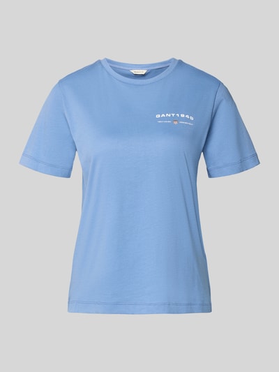 Produktfoto, T-Shirt mit Label-Print und Rundhalsausschnitt von Gant, bawełna, regular fit, niebieski kolor, prosty krój, przód widoczny