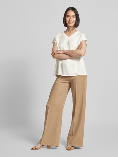 MORE & MORE Top bluzkowy o kroju relaxed fit z dekoltem w serek Złamany biały 1
