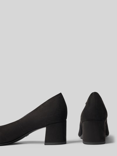 Produktfoto, Pumps mit Logo-Detail von Tamaris in Schwarz mit Blockabsatz und samtiger Oberfläche, Damen Pumps von Tamaris.